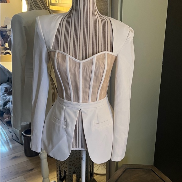 Blithe Jackets & Blazers - 🛑 1 hour sale. Blithe, size small. Elegant White and Tan Blazer, zips in back